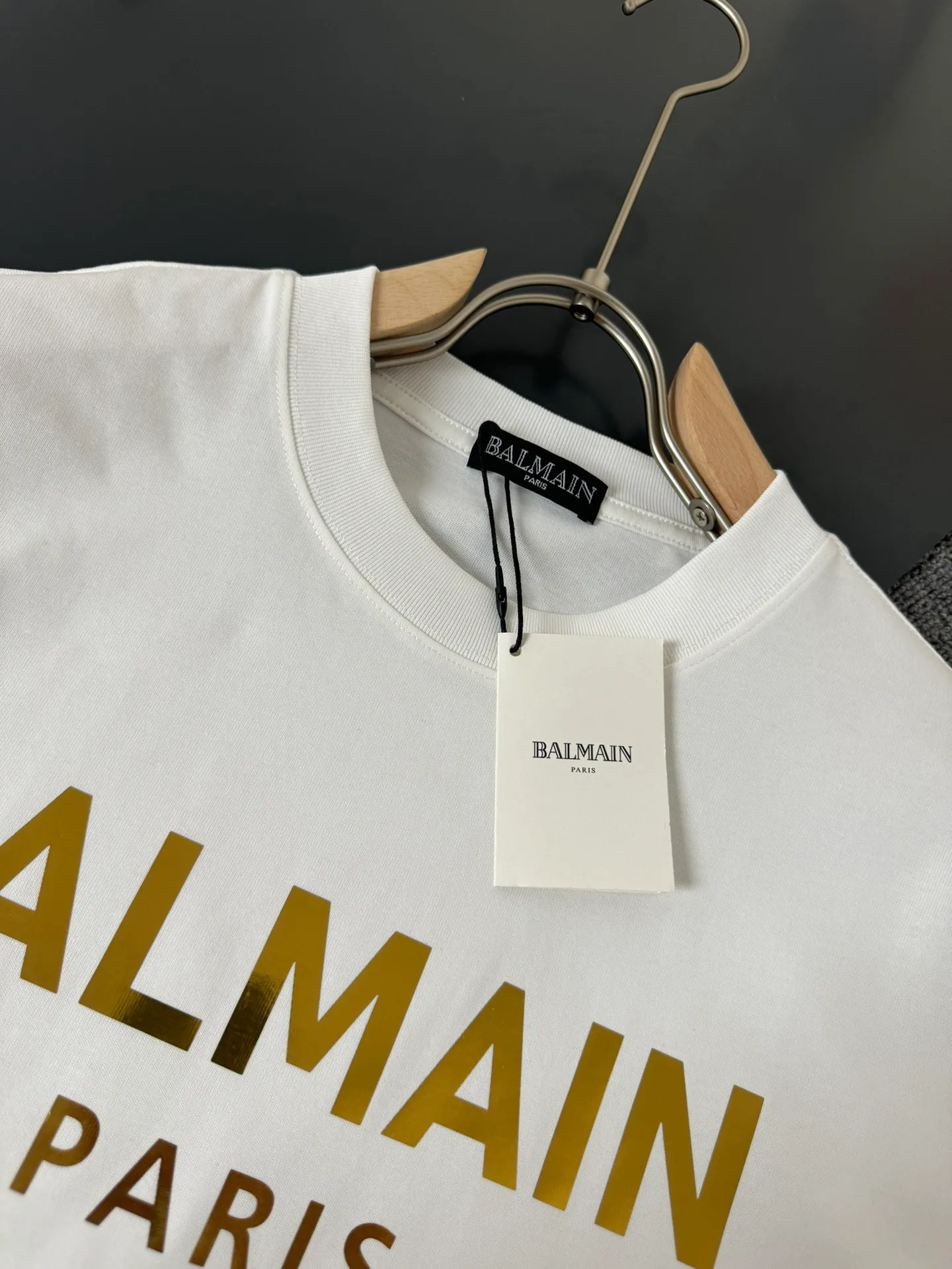 Balmain Balmain's latest spring and summer New Arrival round neck fashionable short-sleeved T-shirt, heavy weight pure cotton double yarn pure cotton fabric! Comfortable against the skin, durable and easy to wear, bronzing logo design, original factory meticulous craftsmanship, casual Versatile must-have Sizes S M L XL XXL